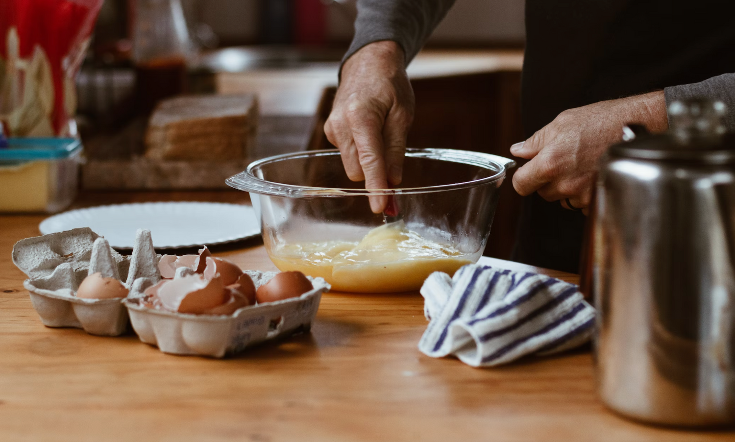 Can olive oil be used to replace butter and margarine in recipes